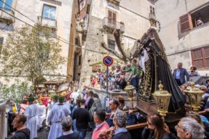 Incontro tra Addolorata e Bara del Cristo morto